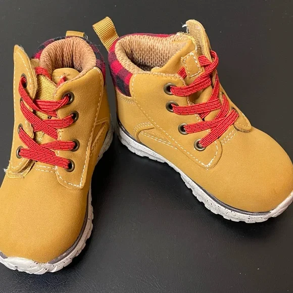 Wonder Nation Boys Boots - Picture 1 of 3